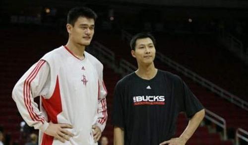 姚明和阿联当年在nba拿到过多少工资?对比的结果让人尴尬