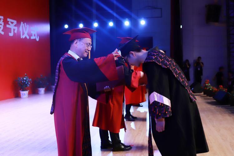 江西服装学院2019届毕业典礼暨学位授予仪式隆重举行