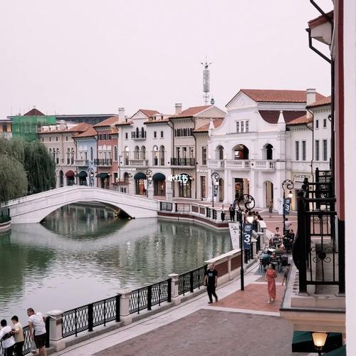 济南首创奥特莱斯_济南首创奥特莱斯_景点_奥特莱斯_百联奥特莱斯广场