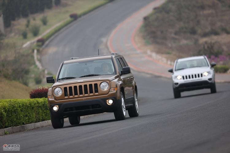 2011款jeep自由客_自由客图片5791995_汽车图库_新浪