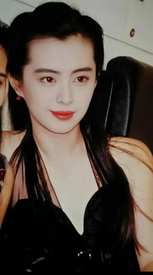 你觉得王祖贤年轻时是盛世容颜吗