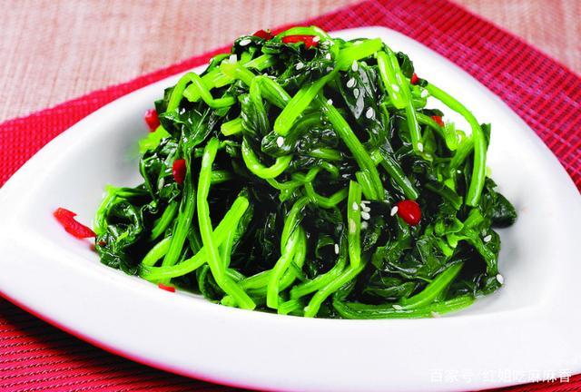 在家做芥末凉拌菠菜,给夏天带来一丝凉意!