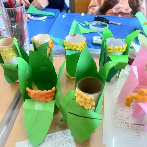 心灵手巧 二年级手工制作社团剪影 指导教师 高丽君