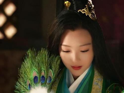 《芈月传》原著:芈茵结局凄惨,被"吓疯"后,下嫁给老爷子当妾