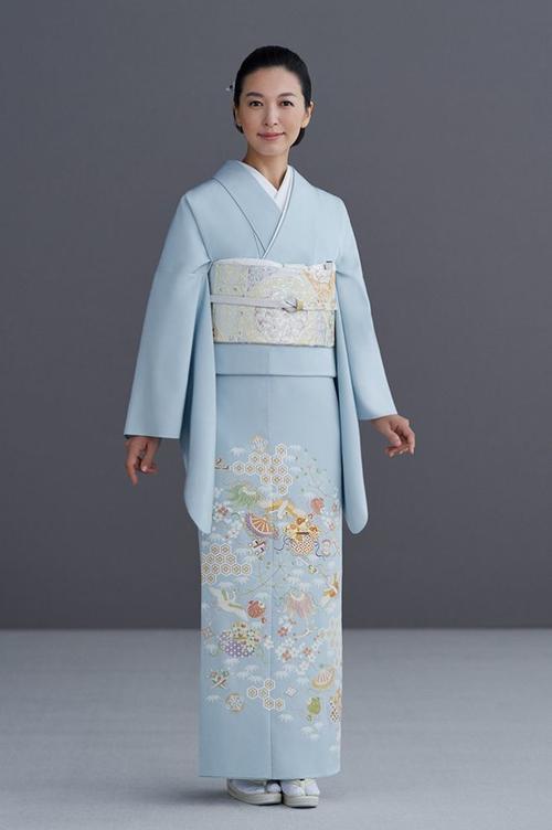 服装|色留袖.