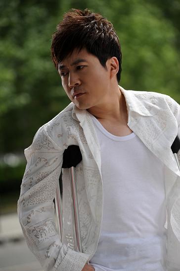 歌手李琛,《窗外》后的魅力写真