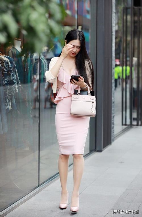 穿越茫茫人海,谁的等候,却只为谁停留.