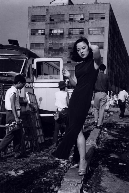 李香兰.