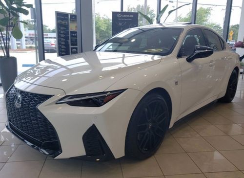 雷克萨斯is轿跑版实拍35引擎贯通式尾灯实车比奥迪rs4帅气