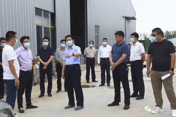 正阳县产业集聚区周例会暨返乡创业企业家代表座谈会召开