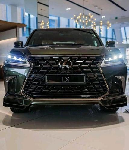 雷克萨斯lx570到店实拍,比酷路泽霸气,轴距超x7,仅