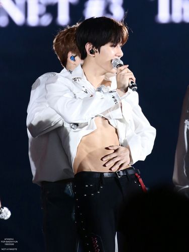 exo 边伯贤 腹肌