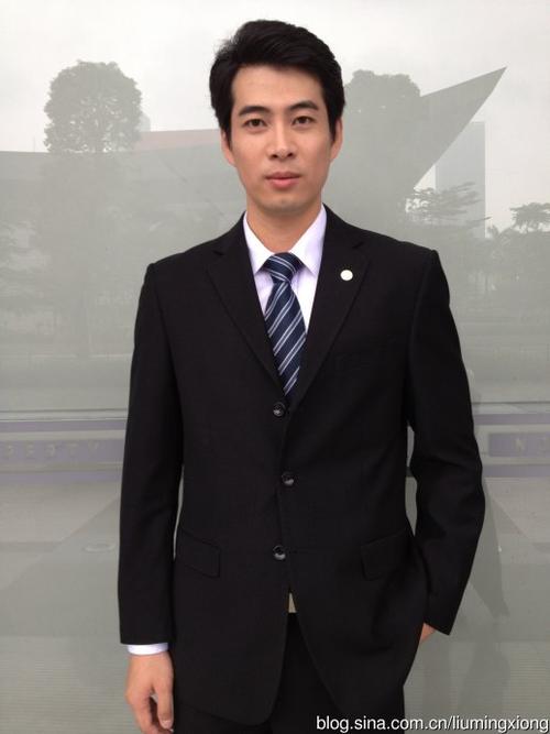 (2012-06-12 21:39:13) 转载 ▼ 标签: 模特 男模 刘明雄 摄影 时尚