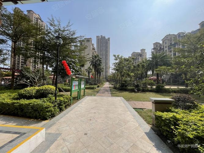 新上少有东南向几乎未住华发蔚蓝堡高层3房安静无挡