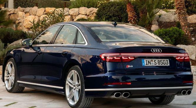 2022款"奥迪s8"正式上线,豪华内饰再升级,性能让宝马汗颜
