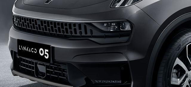 属于年轻人的运动跨界suv,领克05对比大众探岳x谁更帅?