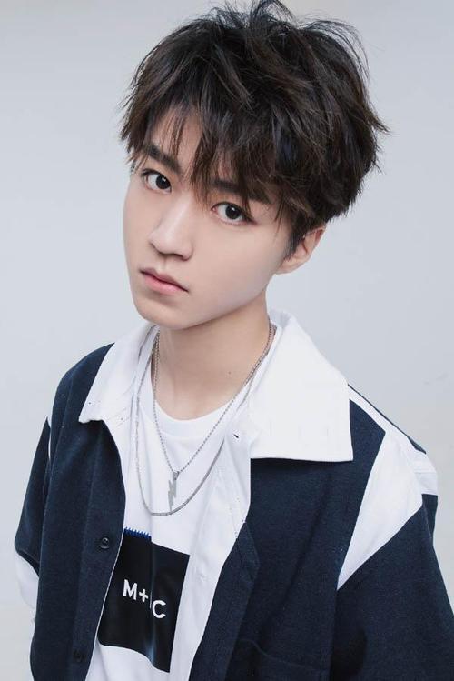 王俊凯个人资料家庭背景真是富二代吗?王俊凯的父母是