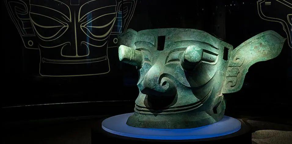 三星堆考古又有新发现奥特曼诸葛亮纷纷穿越古蜀人的想象力到底有多绝