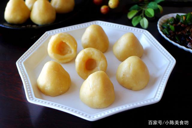 天冷了,教你做红薯窝窝头,不加一滴水,软糯可口,凉了