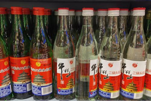 牛栏山二锅头白酒,"红标"和"绿标"差别很大,选错难喝浪费钱