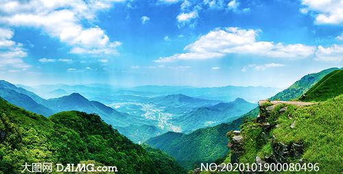 大图首页 高清图片 自然风景 > 素材信息         阳光下的小池塘和