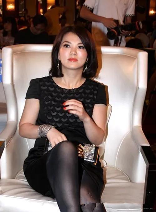 李湘身材发福变形似大妈