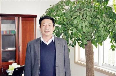 >首页 言论      河南省平舆县射桥镇单老村党支部书记陈红卫最近格外