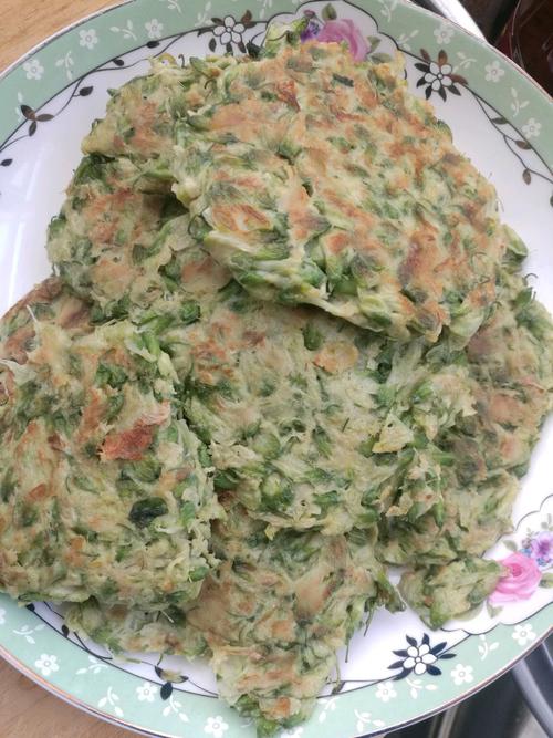 槐花鸡蛋饼的做法图解6