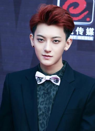 男生额头有美人尖,是什么样的体验?