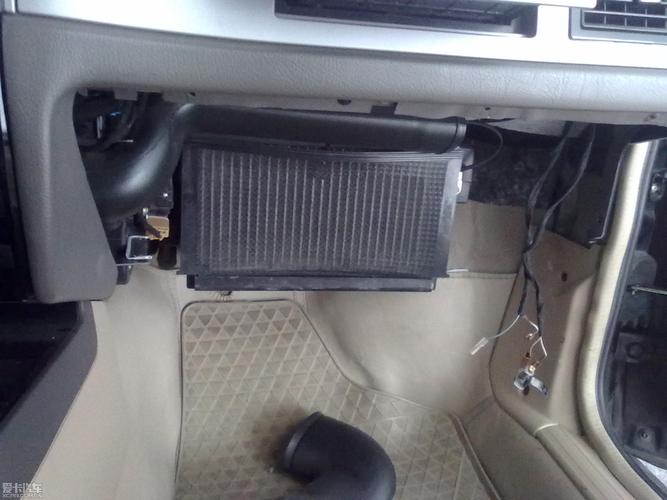 请教大家,志俊,空调风向调节电机这东西怎么拆,如图… 查看本楼