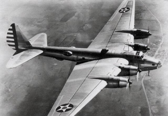 1952年我空军英雄击落一架b29轰炸机成功捍卫祖国领空