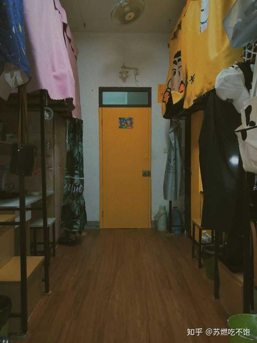 常熟理工学院的宿舍条件如何?校区内有哪些生活设施?