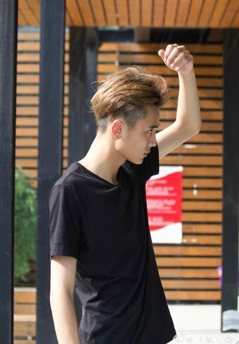 高旻睿 