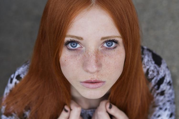 人物红发雀斑美女人像蓝眼睛redheadfreckleswomenfaceblueeyes壁纸