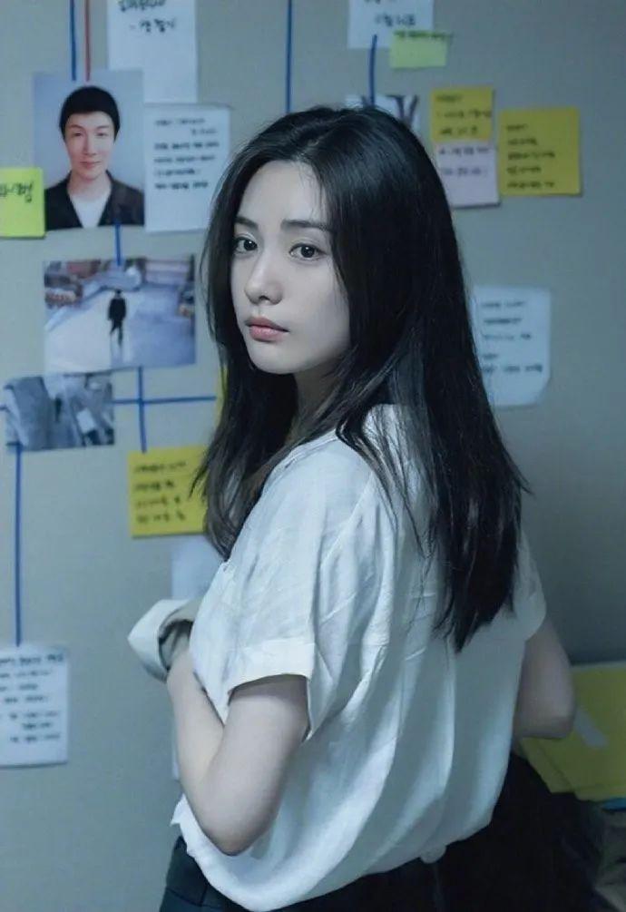 林珍娜女士长得真的好有氛围感!太吃她的颜了!