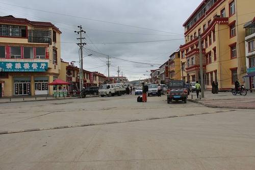 若尔盖县城,很破旧,不是很喜欢