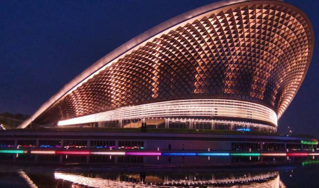 我国最牛露天音乐盛宴被誉为成都版悉尼歌剧院夜景还美到极致
