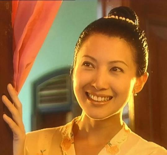 为什么同样是小娘惹女主欧萱被人叫好而肖燕却被人吐槽呢