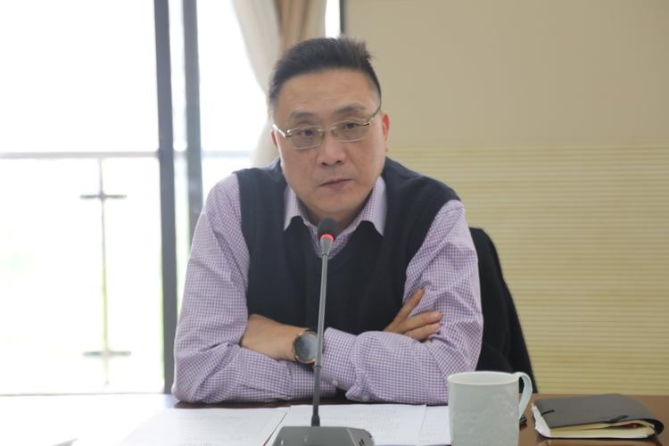 第一项议程,由董事长周松介绍了2019年度地铁公司职工工作会议情况.
