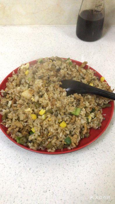 酸豆角肉丝炒饭