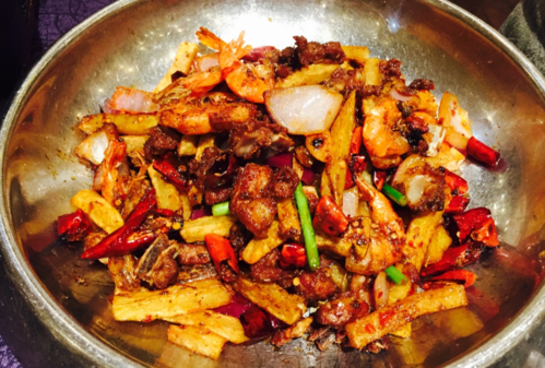 用火锅底料做干锅,麻辣又入味,方法真的特别简单,大家