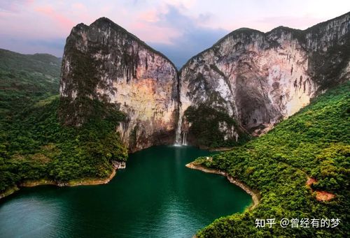 中国三大后花园之一的湖北省恩施州境内;东起巴东县水布垭,西至恩施市