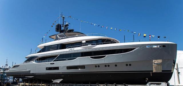 贝尼蒂第二艘oasis 40.8米超级游艇joy号下水