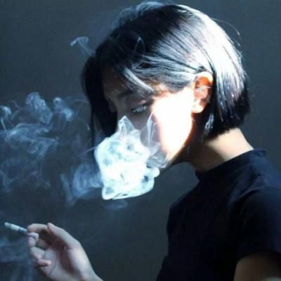 霸气社会姐快手头像抽烟