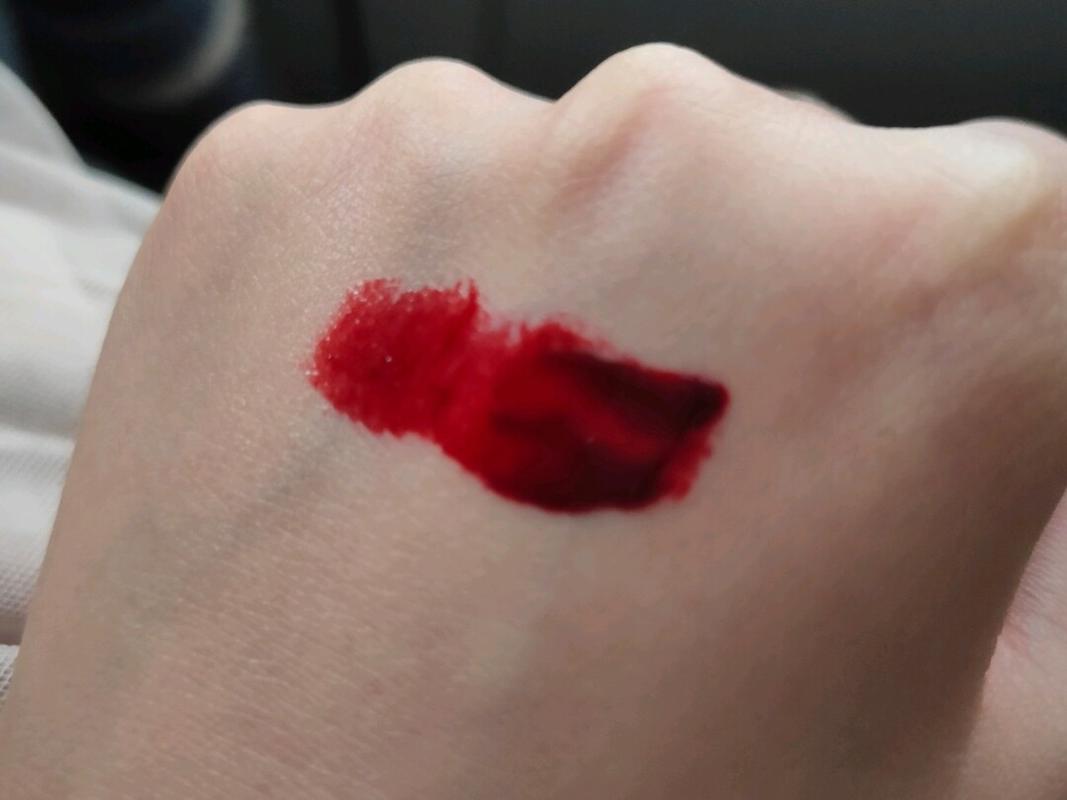 品一品这一抹蚊子血～爱茉莉7号血浆色