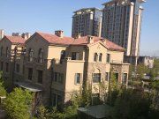 绿地品质别墅 法式联排 满五满二 浐河边雁鸣湖畔 有诗和远方