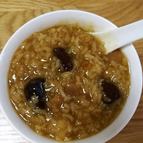 冰镇红糖糯米粥