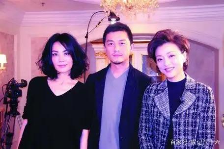 李亚鹏女儿近照曝光穿露脐装秀小蛮腰形象大变颜值猛增