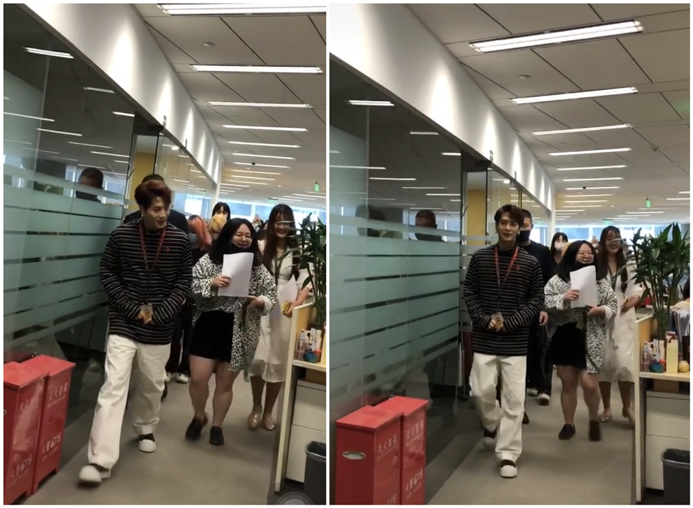 都说王嘉尔个子矮 站在人群中看起来也很高大啊 这像只有一米七?_身高