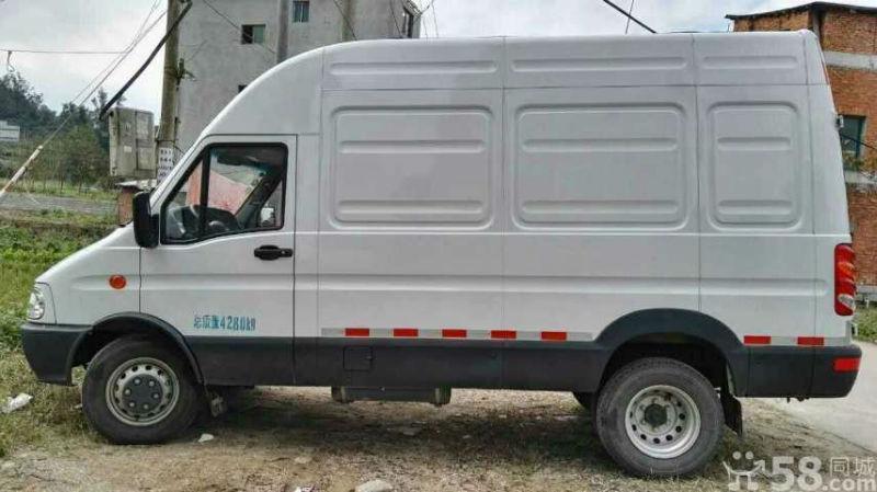 【烟台】2015年4月 依维柯 宝迪封闭厢货车 白色 手动挡